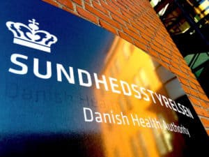 Sundhedsstyrelsen advarer nu sammen med Fødevarestyrelsen forældre mod, at følge rådene i bogen Kernesund familie, fordi rådene, ifølge de to styrelsen, direkte kan skade børnene. Foto: Altomsundhed.dk.