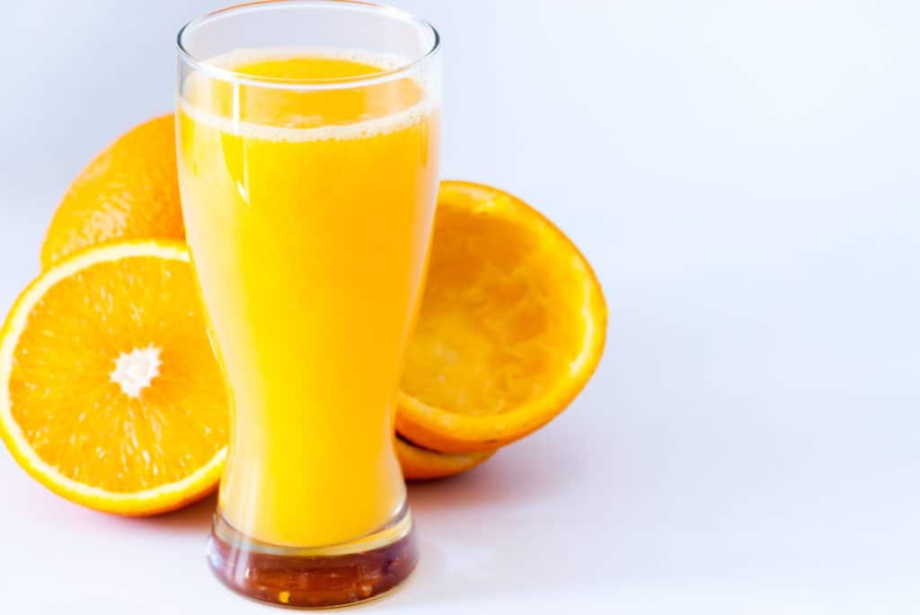 Er appelsinjuice sundt og skal det være friskpresset?