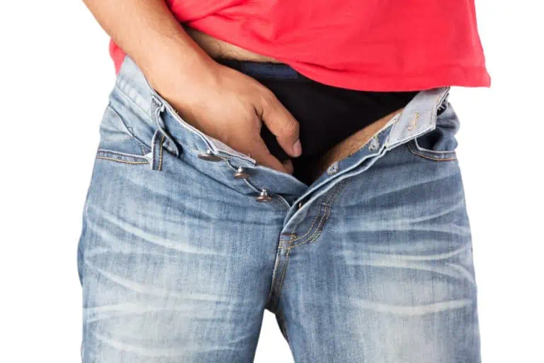 Klør det meget for neden? Så kan det være du har fladlus.