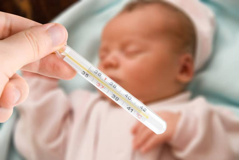 Tredages-feber, erythema subitum eller roseola infantum er en af de mest klassiske børnesygdomme. Se symptomer på Tredages-feber her.