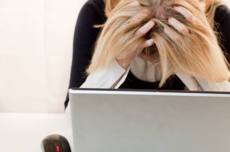 Stress rammer typisk, når man står overfor store udfordringer i ens privatliv eller arbejdsliv.